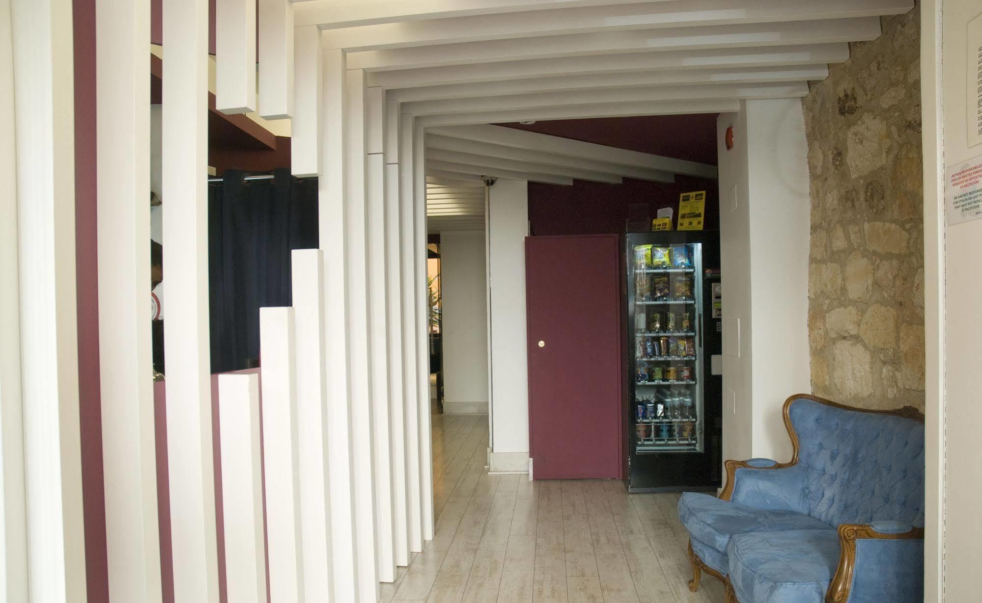 Albergue Revolutum Hostel Salamanca Ngoại thất bức ảnh