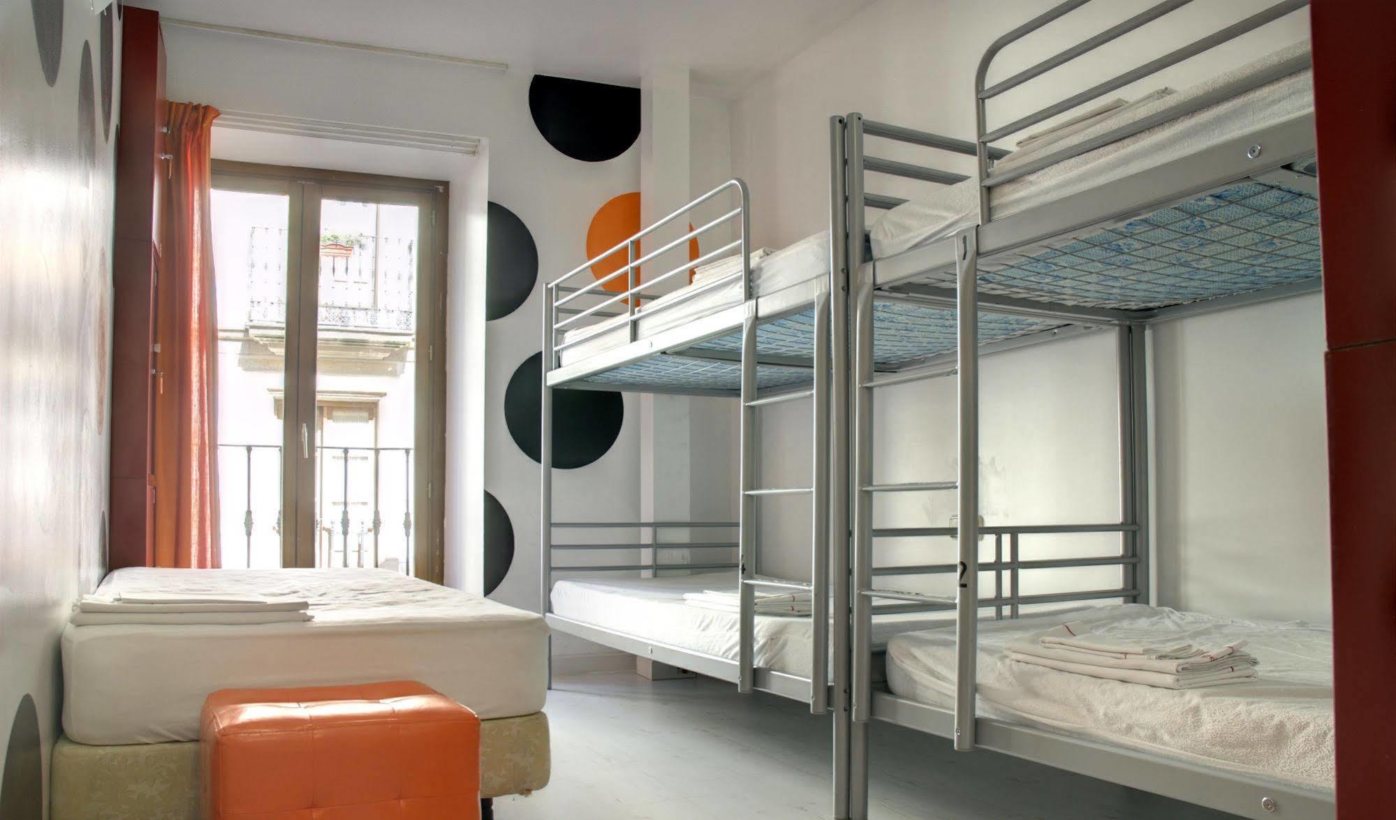 Albergue Revolutum Hostel Salamanca Ngoại thất bức ảnh