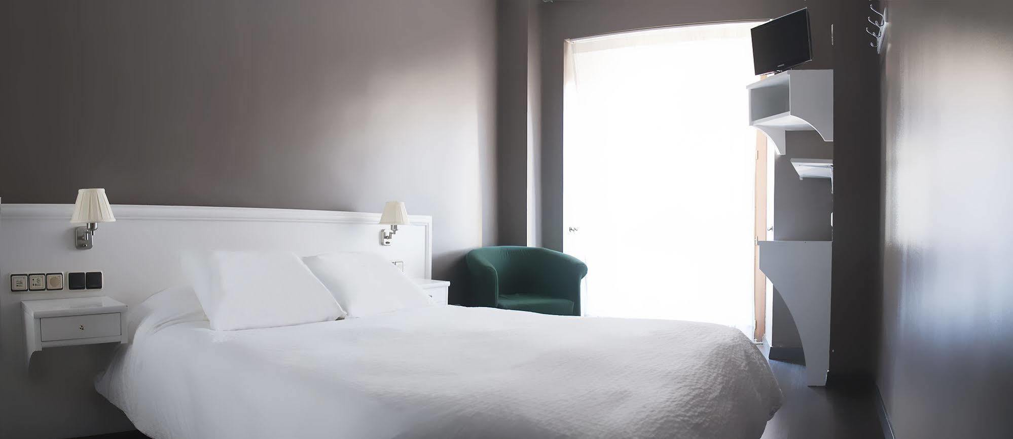 Albergue Revolutum Hostel Salamanca Ngoại thất bức ảnh