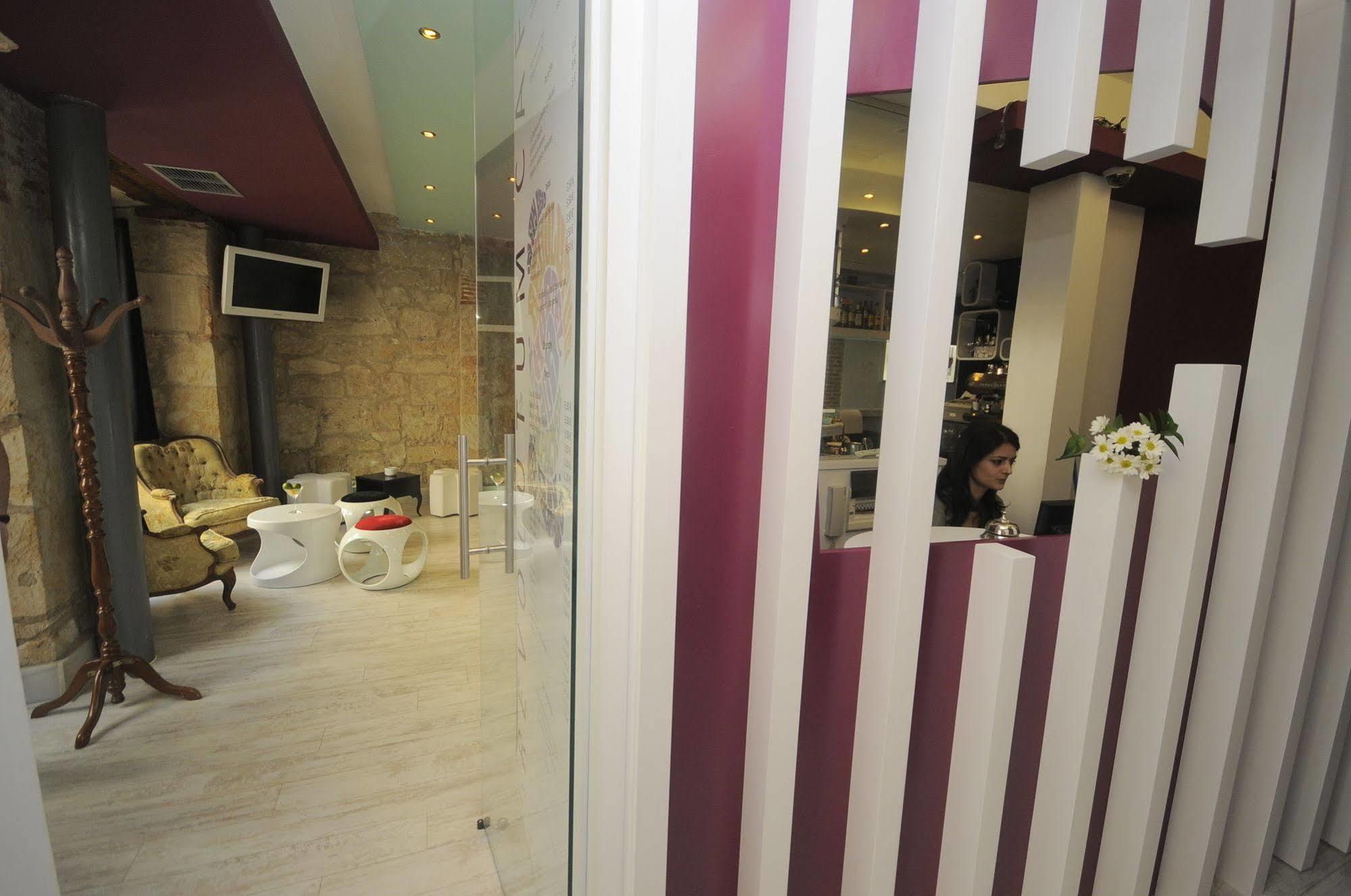 Albergue Revolutum Hostel Salamanca Ngoại thất bức ảnh